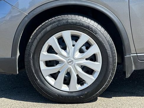 Used 2020 Nissan Rogue S FWD image 30