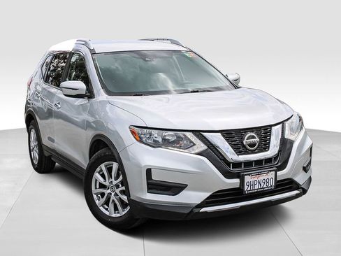 Used 2020 Nissan Rogue SV FWD image 2
