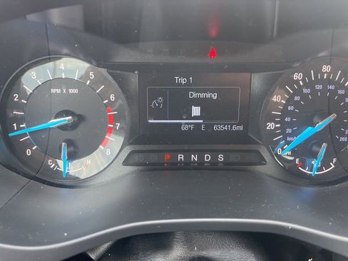Used 2015 Ford Fusion SE w/ Equipment Group 202A FWD image 10