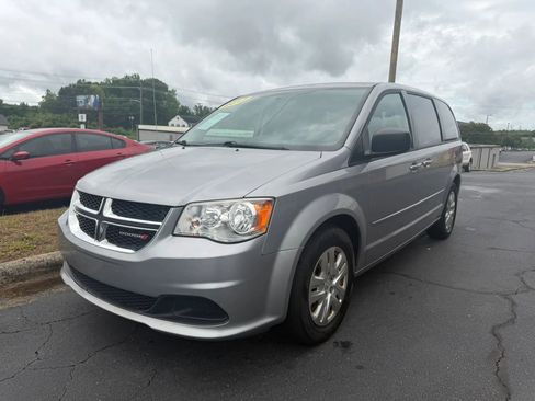 Used 2017 Dodge Grand Caravan SE w/ Power Window Group FWD image 3