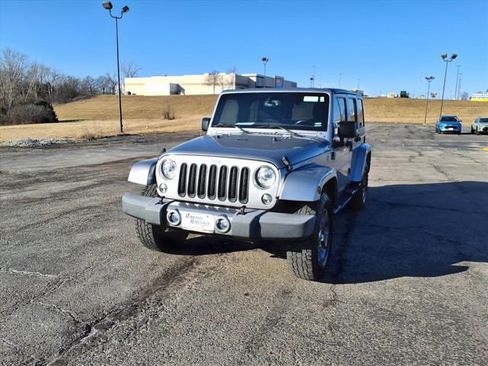 Used 2018 Jeep Wrangler Unlimited Sahara image 41
