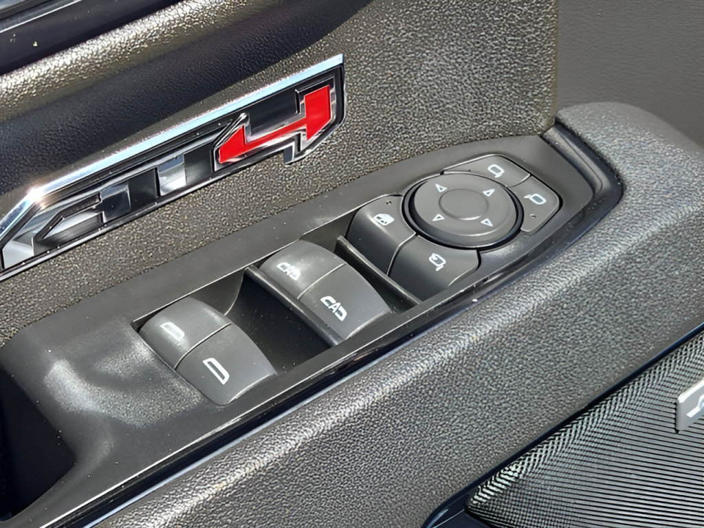 Used 2025 GMC Sierra 1500 AT4 w/ AT4 Premium Package AWD/4WD image 32