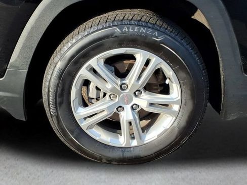 Used 2024 GMC Terrain SLE AWD/4WD image 10