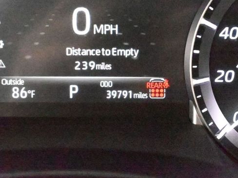 Used 2024 Toyota Highlander LE image 16