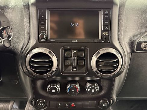 Used 2018 Jeep Wrangler Unlimited Sport AWD/4WD image 18