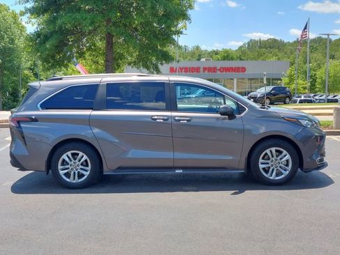 Used 2024 Toyota Sienna XLE w/ XLE Plus Package AWD/4WD image 29