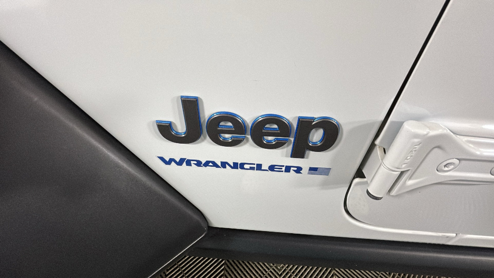 Used 2024 Jeep Wrangler Unlimited AWD/4WD image 11