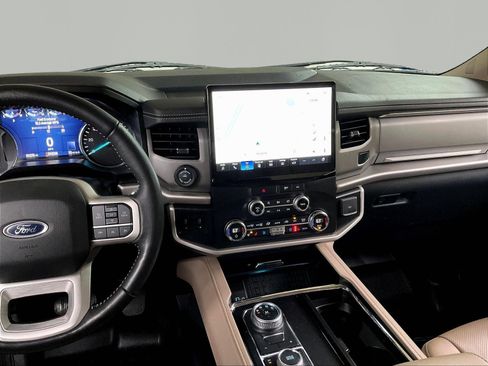Used 2022 Ford Expedition XLT AWD/4WD image 9