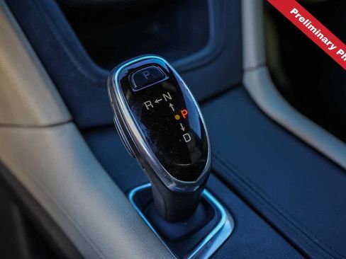 Used 2019 Cadillac XT5 FWD image 16