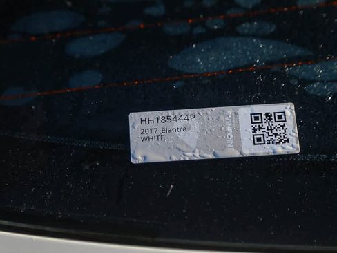 Used 2017 Hyundai Elantra SE image 22