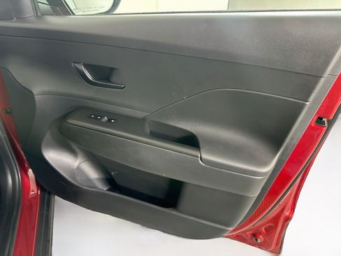 Used 2025 Hyundai Kona SEL FWD image 31