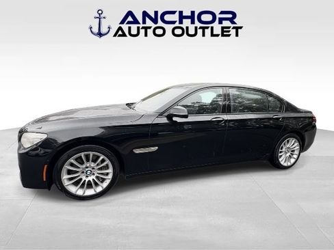 Used 2014 BMW 750Li xDrive image 6