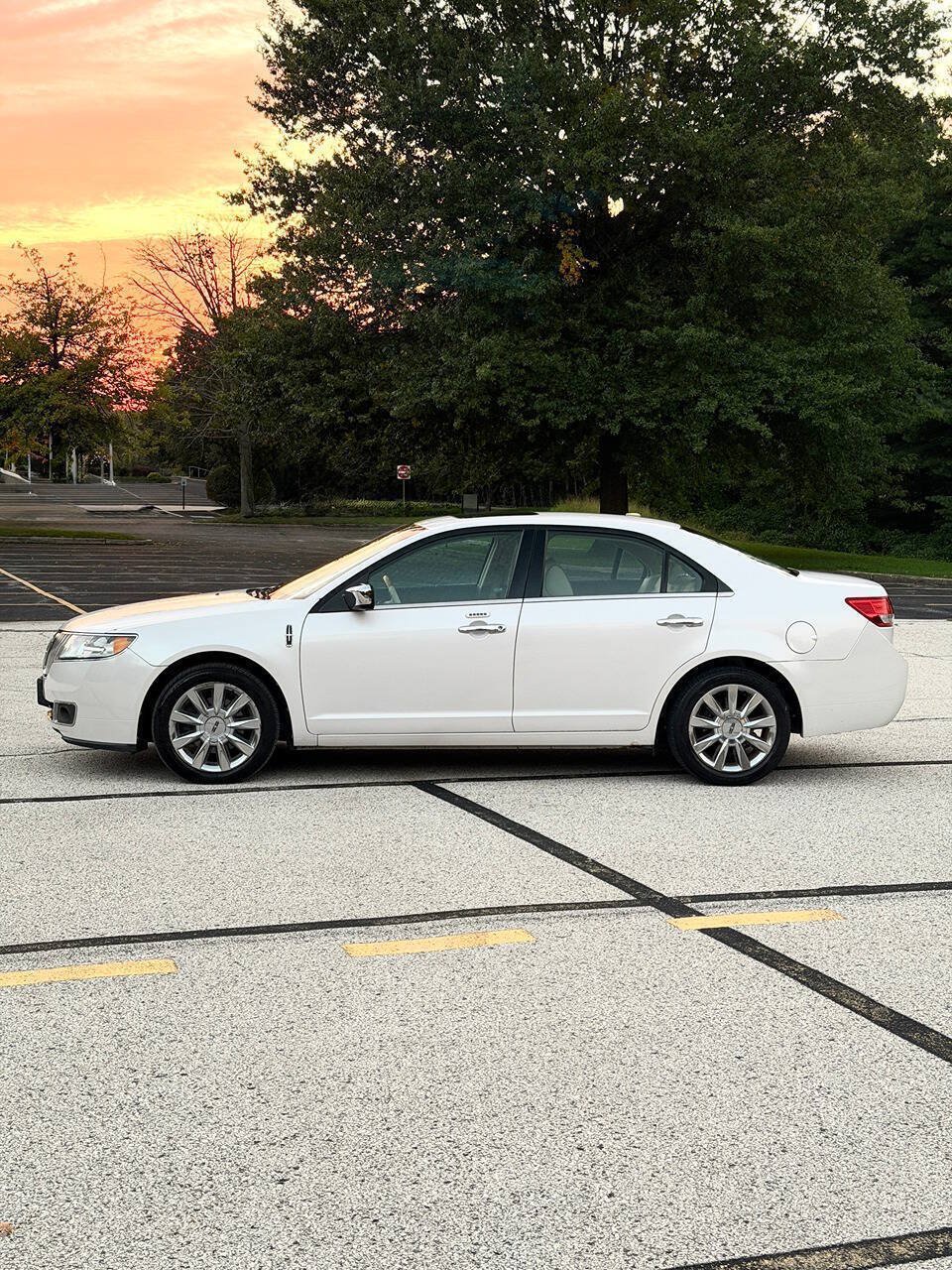 Used 2011 Lincoln MKZ AWD w/ 102A Rapid Spec Order Code image 6