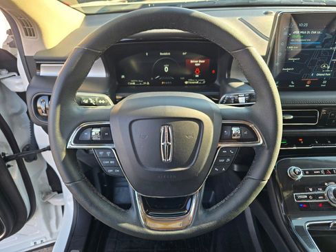 Certified 2022 Lincoln Nautilus AWD w/ Premium Package image 33