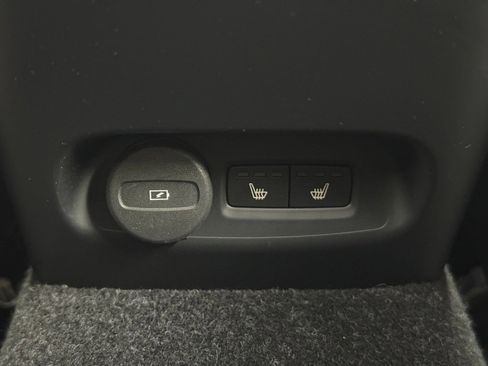 Used 2023 Volvo C40 P8 Recharge Ultimate w/ Protection Package Premier image 32