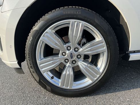 Used 2024 Ford Expedition Platinum AWD/4WD image 20