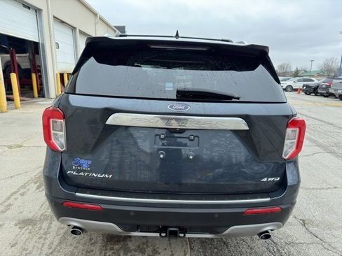 Used 2023 Ford Explorer Platinum w/ Technology Package image 4