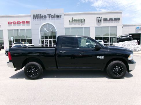 Used 2024 RAM 1500 Classic SLT AWD/4WD image 5