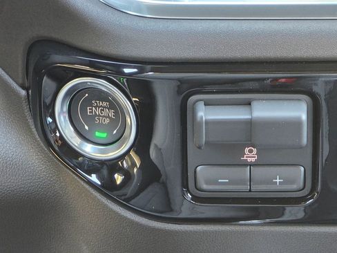 New 2026 GMC Sierra 3500 SLT w/ SLT Premium Package image 30