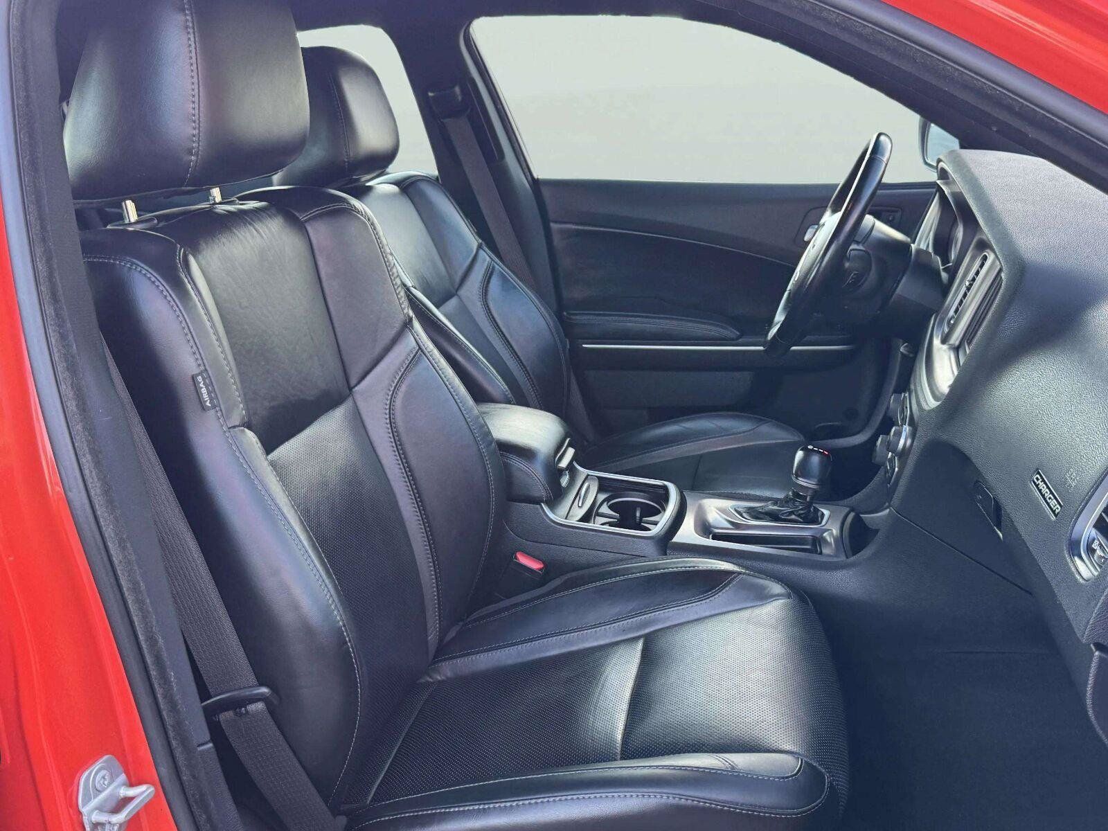 Used 2021 Dodge Charger SXT w/ Leather Interior Group RWD image 39