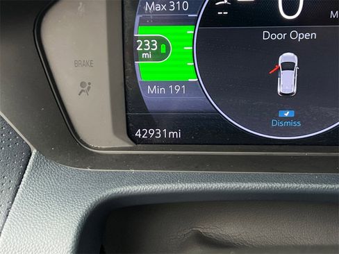 Used 2022 Chevrolet Bolt EUV Premier w/ Sun & Sound Package image 32