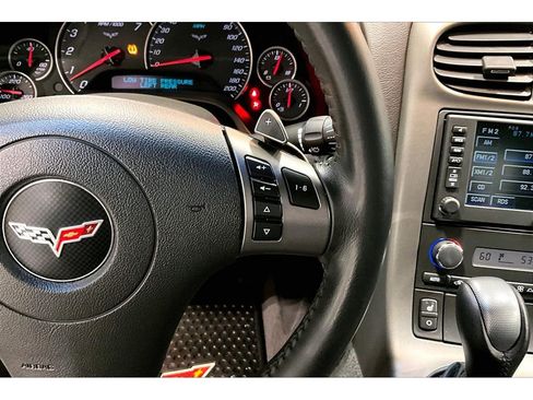Used 2007 Chevrolet Corvette Coupe w/ Preferred Equipment Group RWD image 18