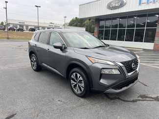 Used 2022 Nissan Rogue SV image 1