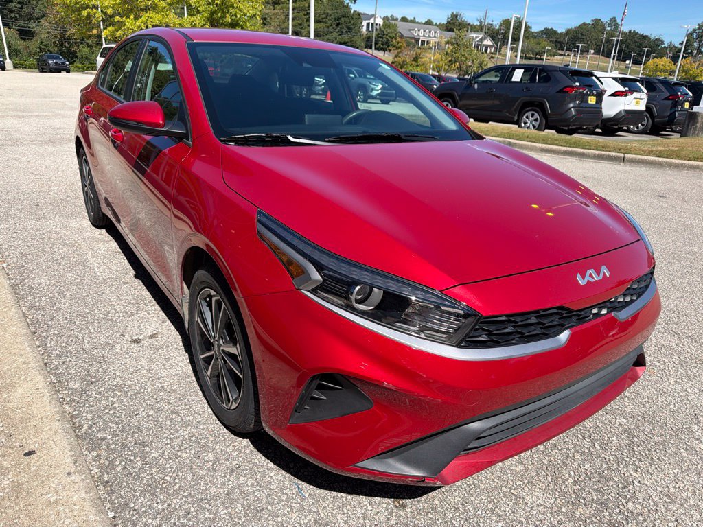 Used 2023 Kia Forte LXS w/ LXS Technology Package FWD image 4