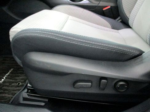 Used 2025 Subaru Outback Premium image 17