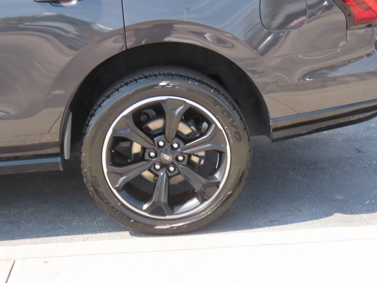 Used 2023 Ford Expedition Limited RWD image 9