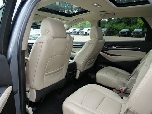 Used 2018 Buick Enclave Premium w/ Experience Buick Package AWD/4WD image 15