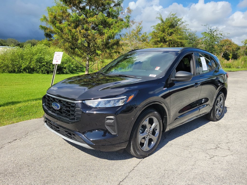 Used 2023 Ford Escape ST-Line w/ Tech Pack #1 AWD/4WD image 33