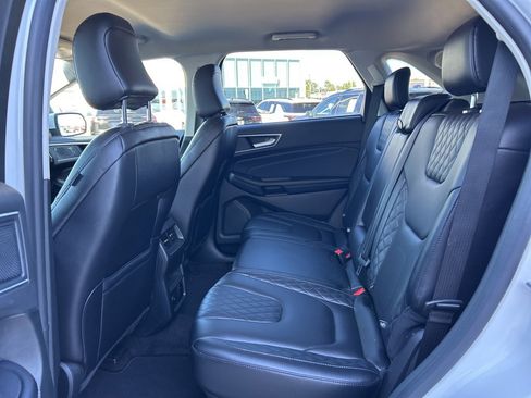 Used 2024 Ford Edge Titanium image 11