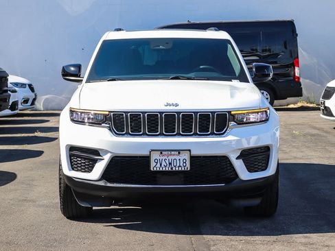 Used 2025 Jeep Grand Cherokee Laredo X RWD image 2