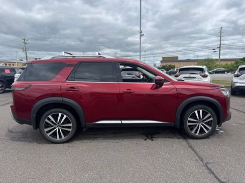 Certified 2023 Nissan Pathfinder Platinum AWD/4WD image 4