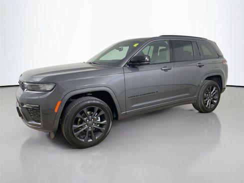 Used 2026 Jeep Grand Cherokee Limited AWD/4WD image 8