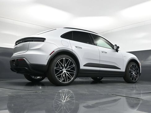 New 2026 Porsche Macan 4 Electric AWD/4WD image 25
