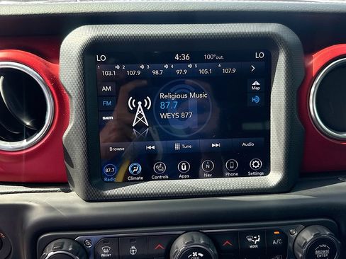 Used 2018 Jeep Wrangler Unlimited Rubicon AWD/4WD image 16