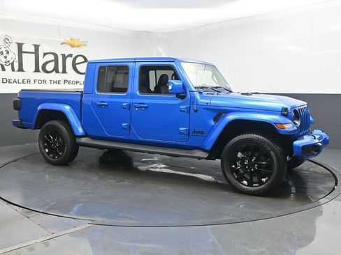 Used 2022 Jeep Gladiator Overland AWD/4WD image 6