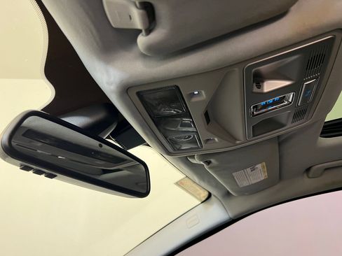 Used 2013 Jaguar XF 3.0 image 20