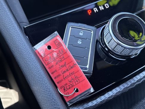 Used 2024 Jeep Grand Cherokee Laredo X w/ Trailer Tow Package image 31