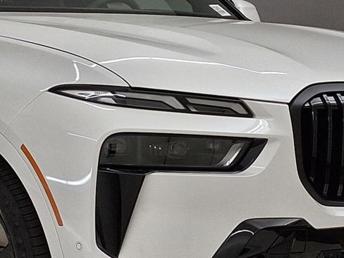 New 2026 BMW X7 xDrive40i w/ M Sport Package image 9