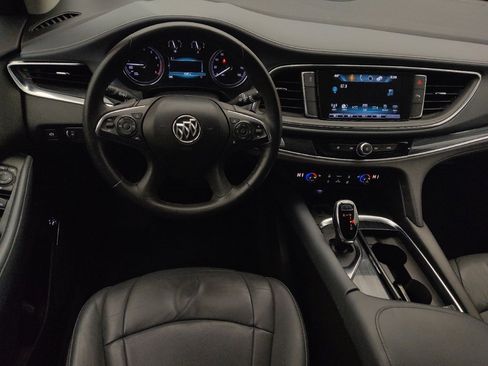 Used 2018 Buick Enclave Essence image 22