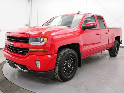 Used 2017 Chevrolet Silverado 1500 LT w/ All Star Edition image 3