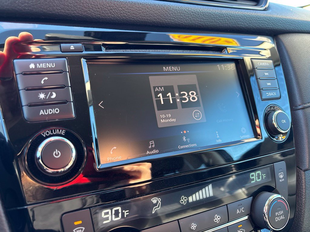Used 2019 Nissan Rogue SV AWD/4WD image 25