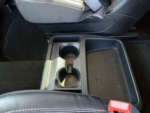 Used 2021 Ford Explorer XLT w/ Equipment Group 202A image 13