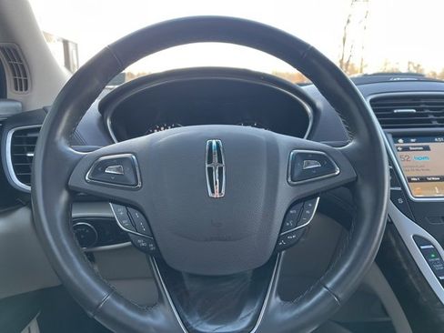 Used 2016 Lincoln MKX Reserve w/ Technology Package image 29