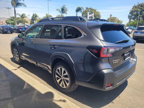 Used 2025 Subaru Outback Premium AWD/4WD image 6