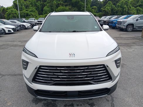 Used 2025 Buick Enclave Preferred w/ Power Package FWD image 9