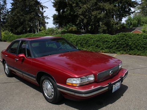 Used 1995 Buick Le Sabre Limited FWD image 1